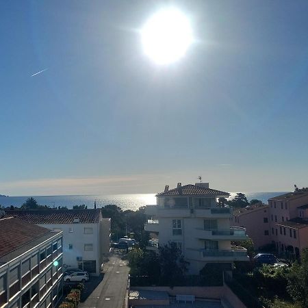 Bel Appartement A 200M De La Mer! Fréjus Exterior photo